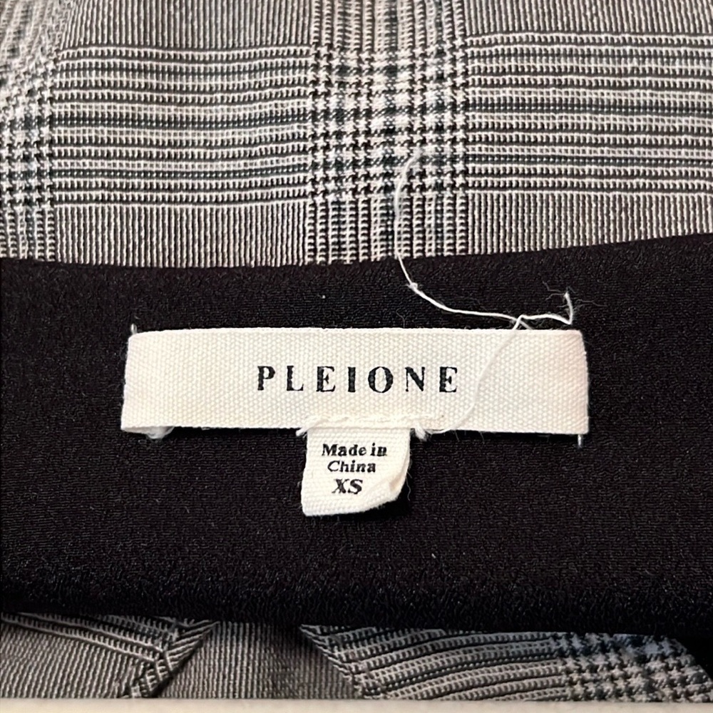 Pleione Gray Plaid Wrap Dress XS - Picture 8 of 10